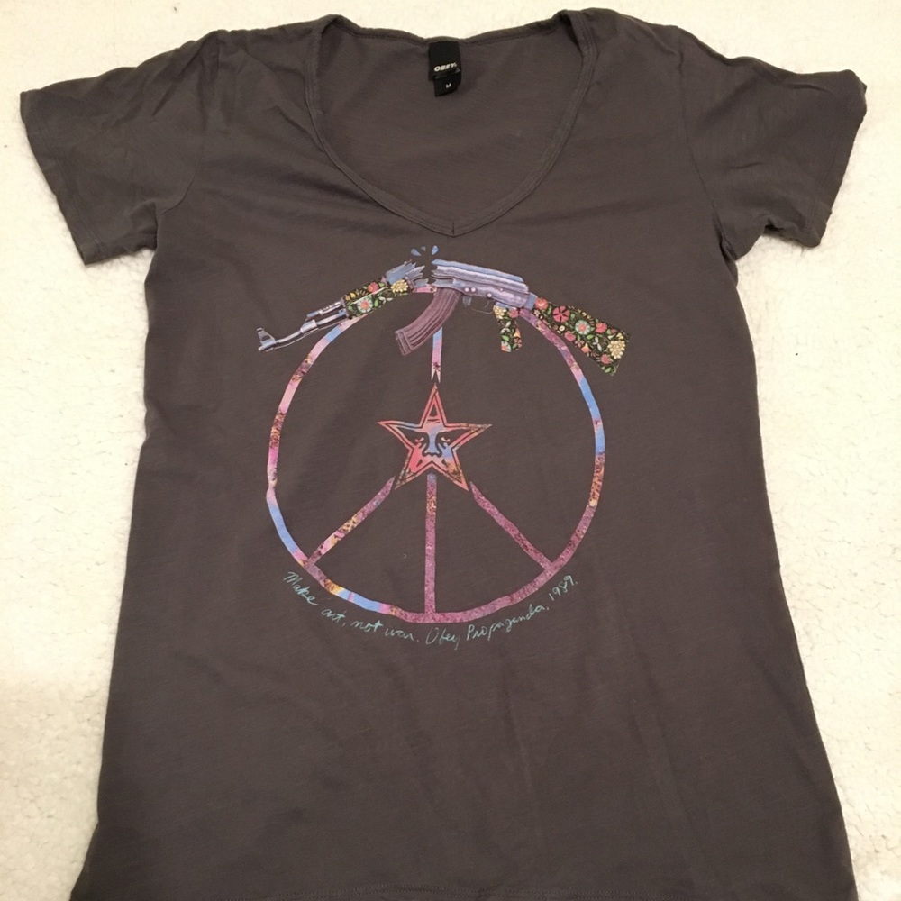 Cute Obey V-Neck T-Shirt